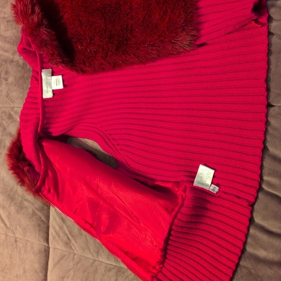 Sweater vest with hood - Picture 4 of 9